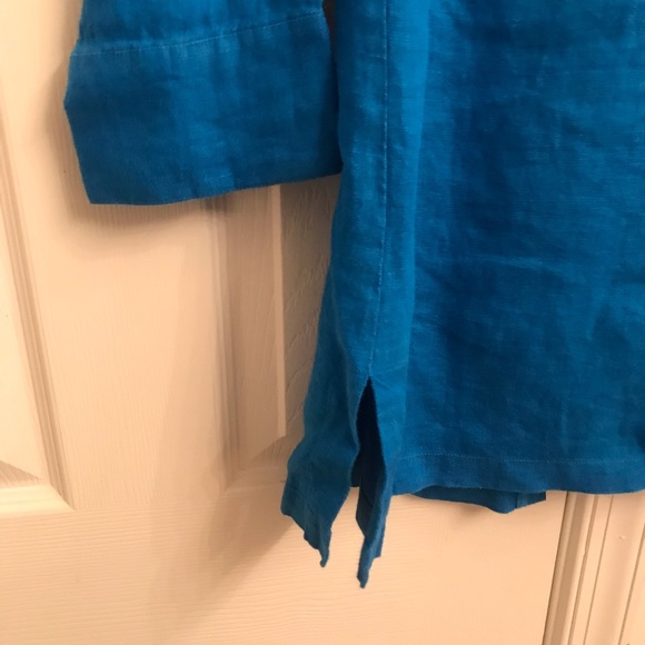 Chico’s beautiful blue button down blouse - Picture 5 of 6